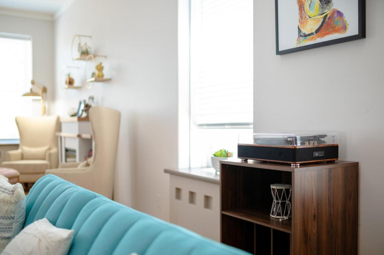 115 N Main Huge 2 Bedroom Unit On Main Street Saint Charles Εξωτερικό φωτογραφία