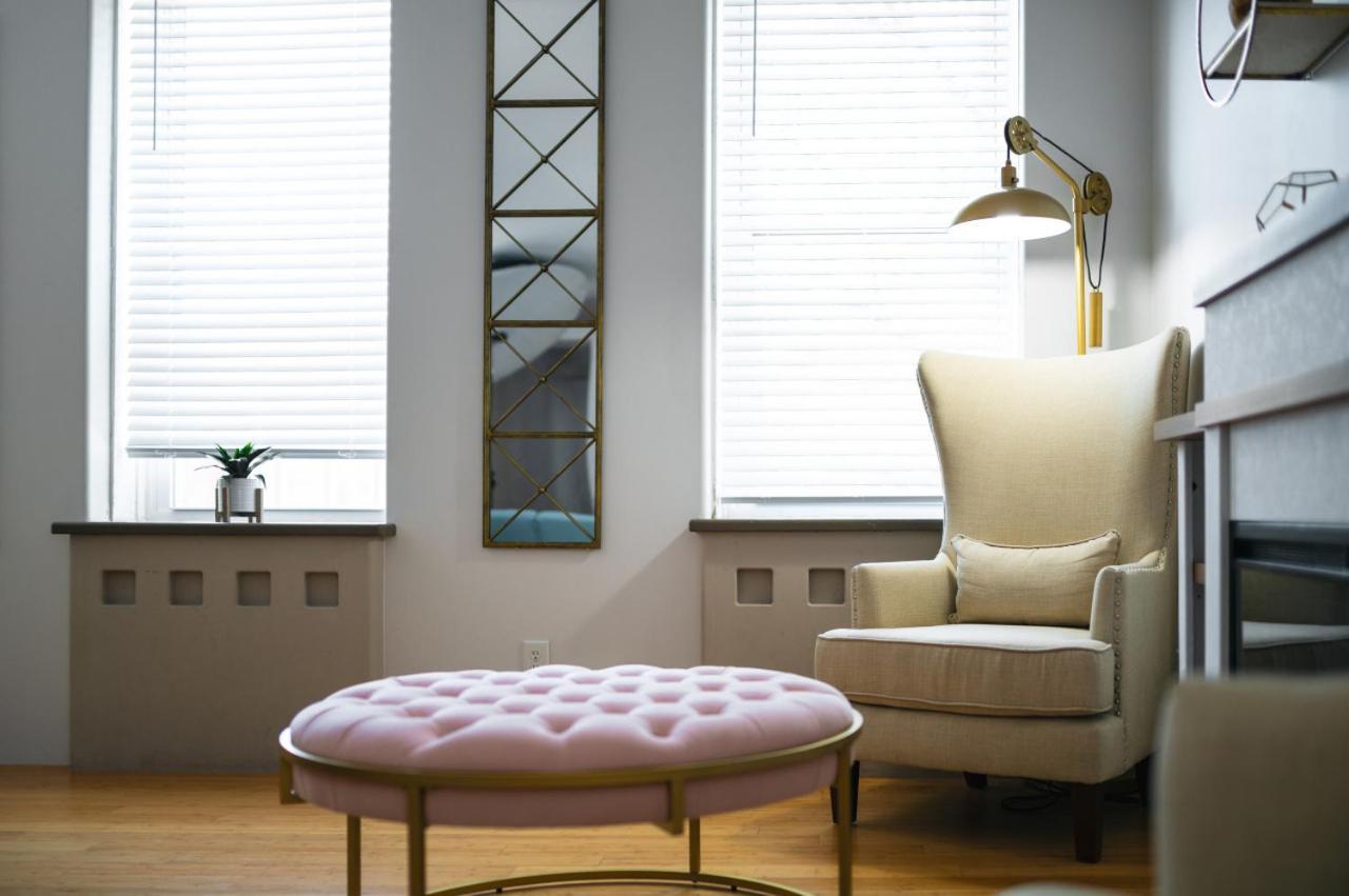 115 N Main Huge 2 Bedroom Unit On Main Street Saint Charles Εξωτερικό φωτογραφία